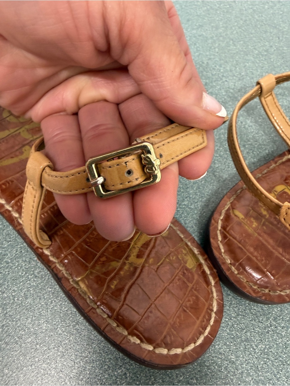 Sam Edelman GIGI Leather T-Strap Flat Sandals - Women’s 9 Tan - Picture 11 of 14